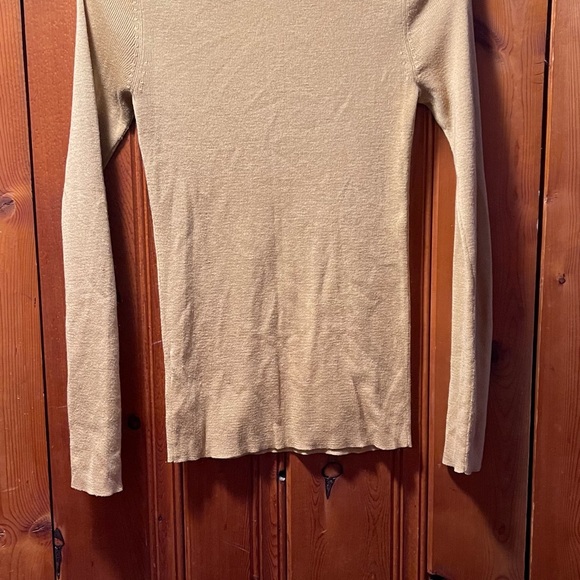 Sweater - Picture 4 of 4